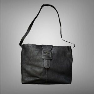 Wilson’s Leather Maxima Black leather shoulder bag